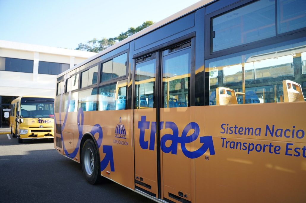 Transporte Estudiantil alcanza el mill&oacute;n de estudiantes y RD$319 millones en ahorro para familias