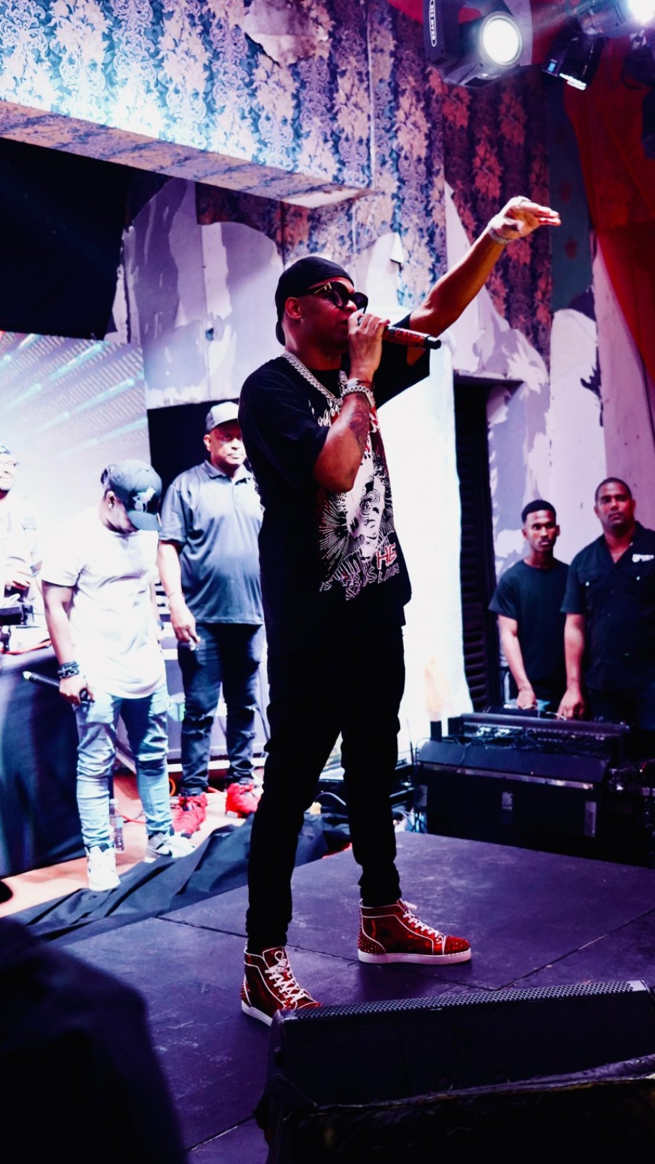 Secreto y Ceki Viciny &lsquo;encantan&rsquo; casa embrujada de KlanDestino