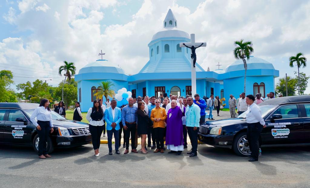 Alcalde Manuel Jim&eacute;nez pone a disposici&oacute;n carros f&uacute;nebres para residentes de Santo Domingo Este