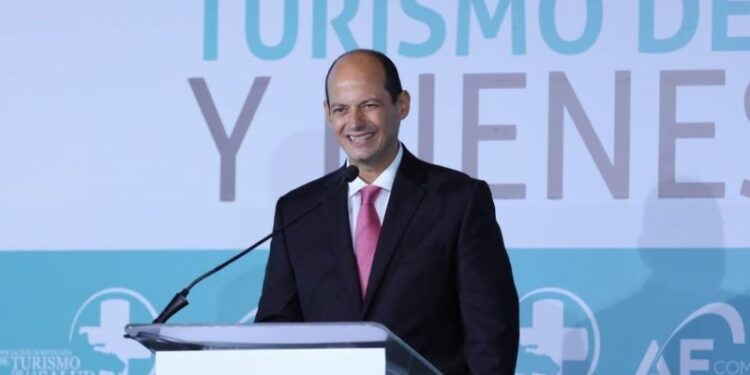 Turismo m&eacute;dico establece m&aacute;s de 1,321 millones de d&oacute;lares y 3.7% de los turistas que visitan el pa&iacute;s