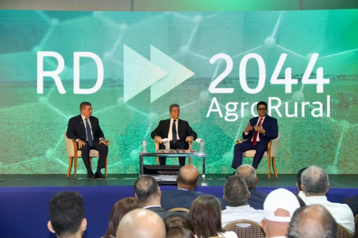 Leonel presenta en Santiago &ldquo;RD 2044 Agro Rural&rdquo;; contempla construir 14 presas