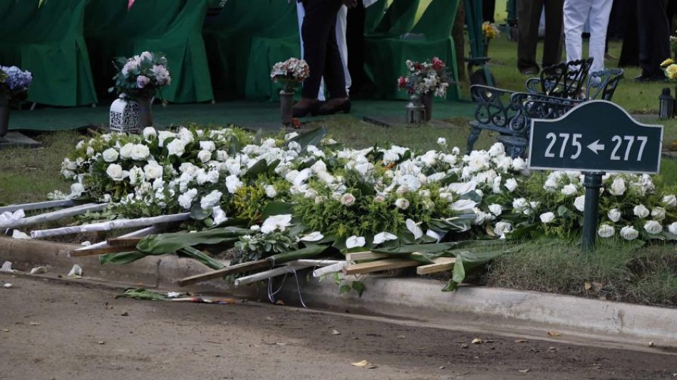 Sepultan restos del escritor Manuel Mora Serrano