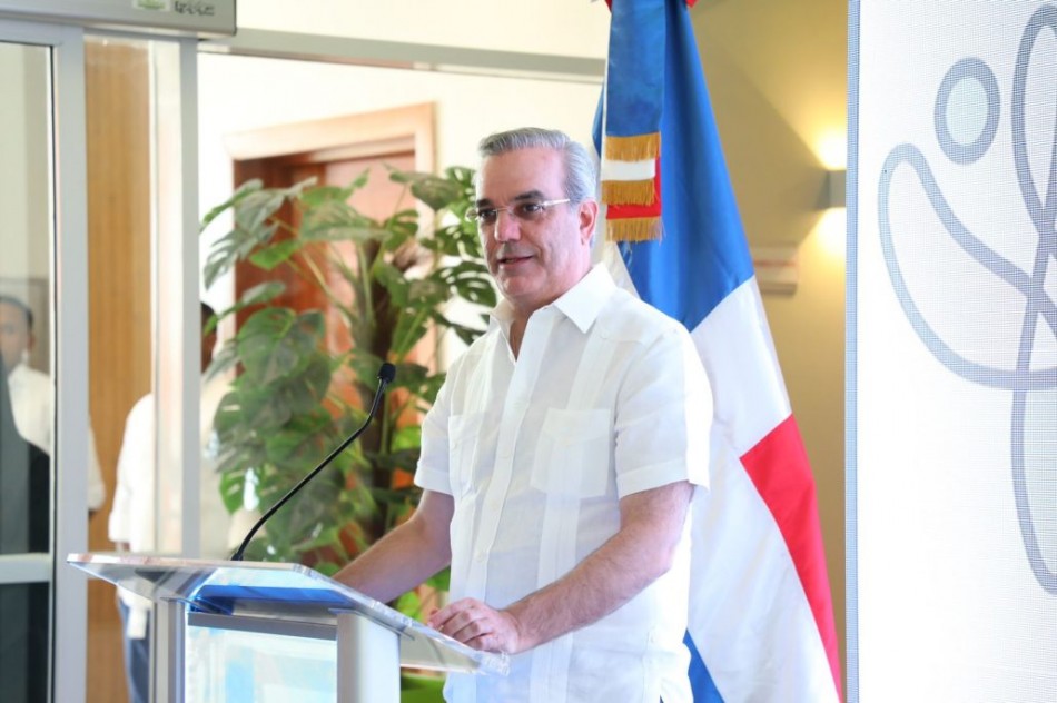 Presidente Abinader inaugura CAID en SDE y anuncia unidades de atención terapéutica