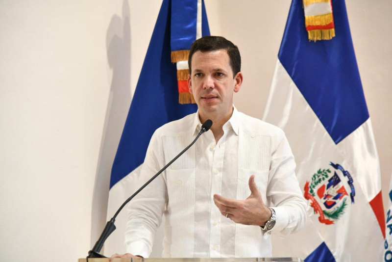 Hugo Beras solicita licencia al presidente Abinader tras esc&aacute;ndalo en el Intrant
