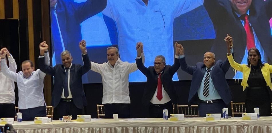 Abinader explica para qu&eacute; quiere 4 a&ntilde;os m&aacute;s, al ser proclamado candidato por el PHD