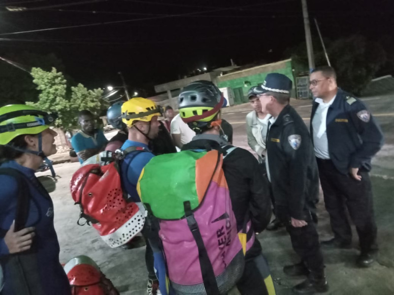 Rescatan turistas espa&ntilde;oles perdidos en monta&ntilde;a de Barahona