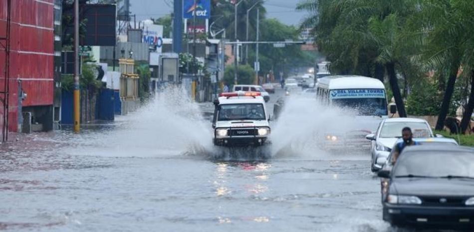 Directora de Onamet afirma que aguaceros prevalecerán durante todo el día