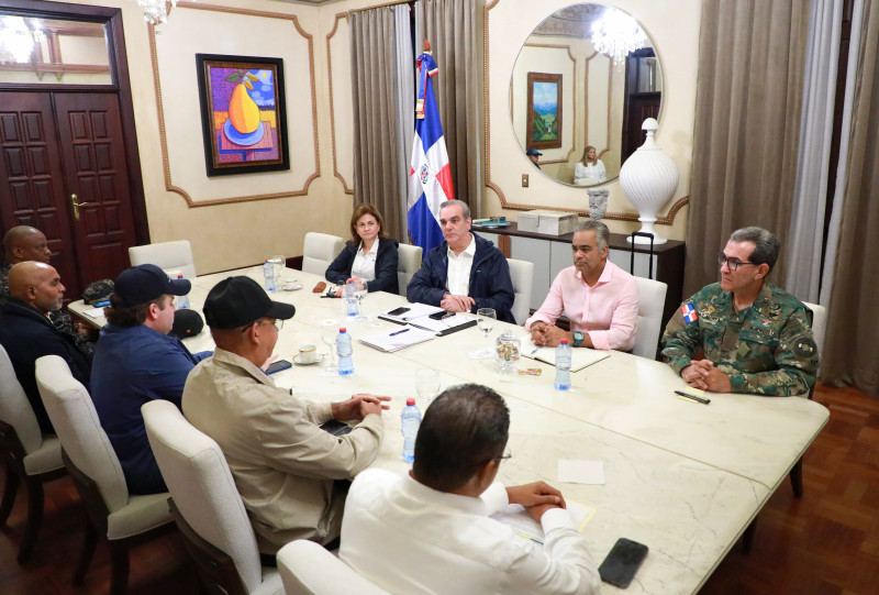 Abinader encabezar&aacute; reuni&oacute;n con organismos de socorro tras disturbio tropical