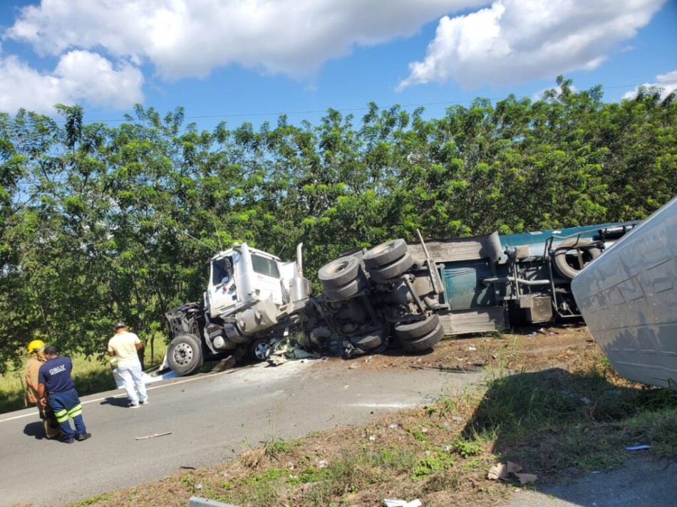 Se registra múltiple accidente de tránsito en la Autopista Duarte, La Vega