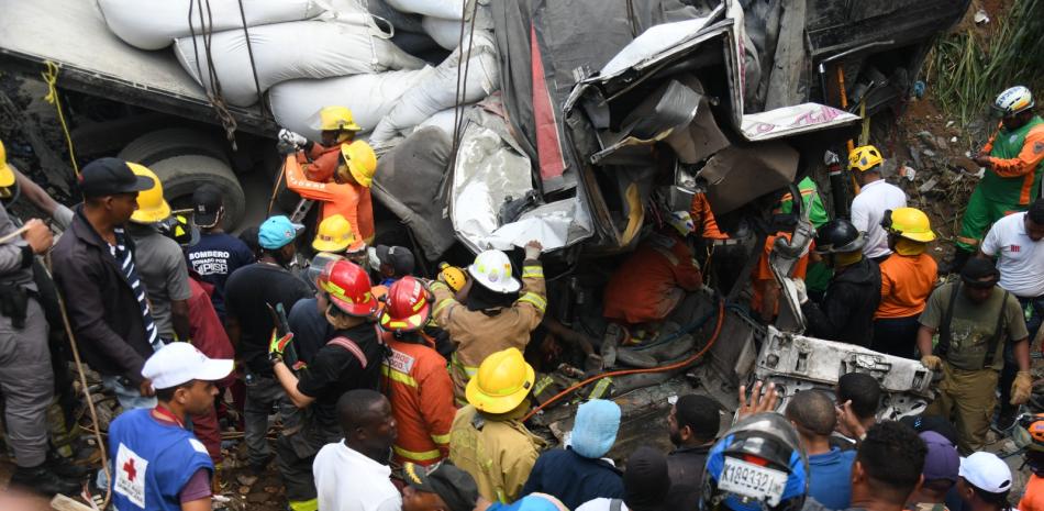 Aumentan a 10 los muertos en accidente de tránsito en San Cristóbal