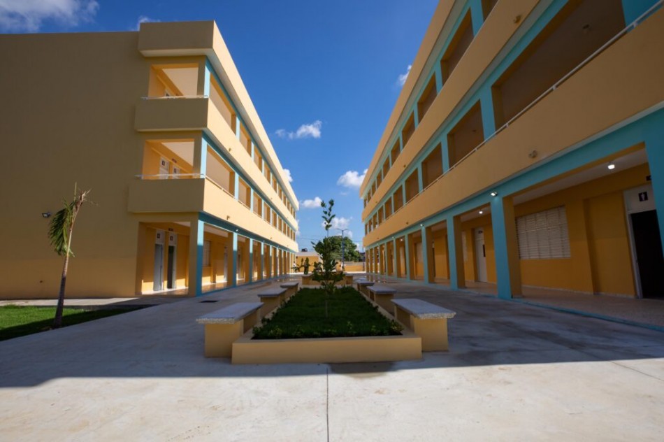 Presidente entrega dos nuevas escuelas en Los Alcarrizos