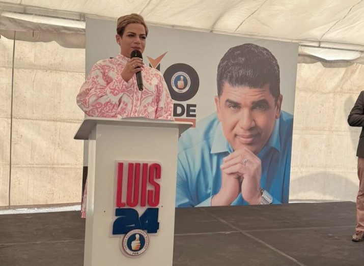  Helen Medina comparte con el Comit&eacute; Ejecutivo Municipal del PRM y partidos aliados