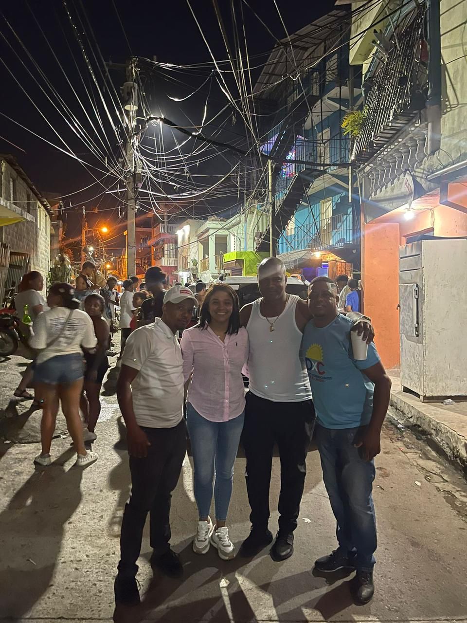 Candidata a regidora por el Partido Dominicanos por el Cambio Lauris Zapata llev&oacute; a cabo un exitoso aguinaldo navide&ntilde;o