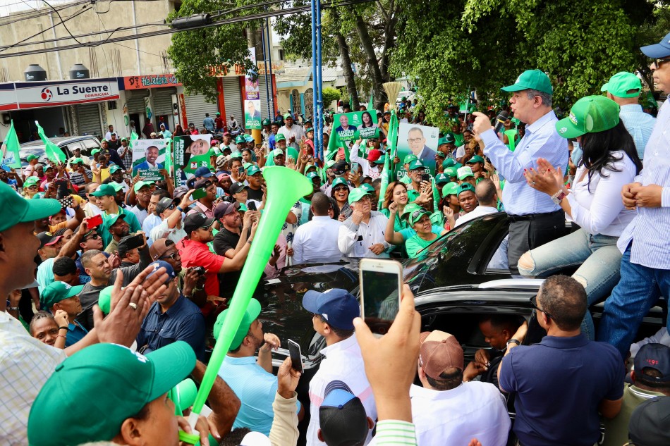 Leonel afirma que sabe honrar sus compromisos a diferencia de la administraci&oacute;n de Abinader, que promete, pero no cumple