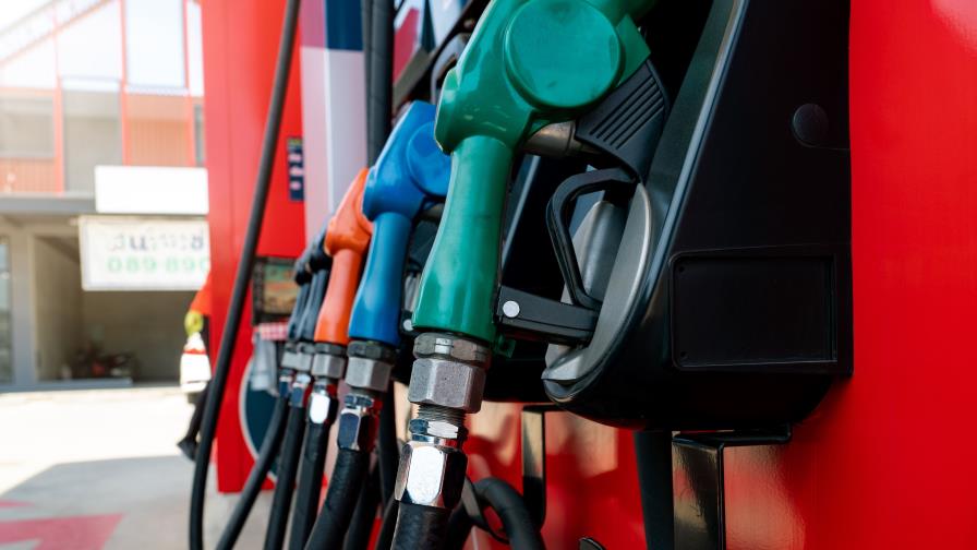 Gobierno vuelve a subsidiar combustibles, pero cuatro variar&aacute;n de precios