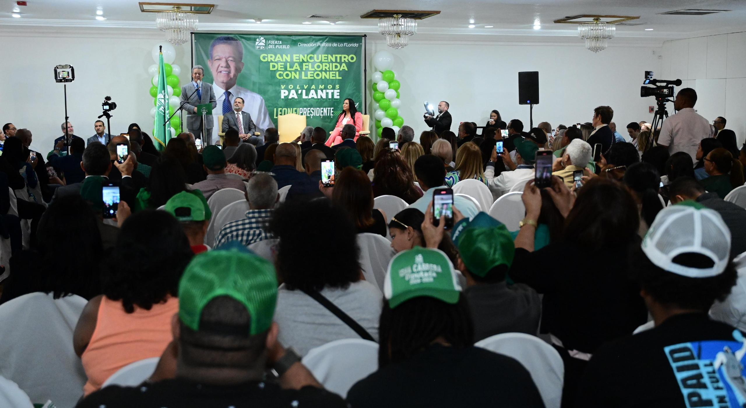 Leonel: RD vive un retroceso por la ca&iacute;da de la calidad de los servicios p&uacute;blicos