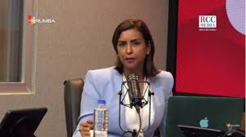 Selin&eacute;e M&eacute;ndez asegura vestuario de Hony Estrella para Premios Soberano "no cost&oacute; 40 millones"