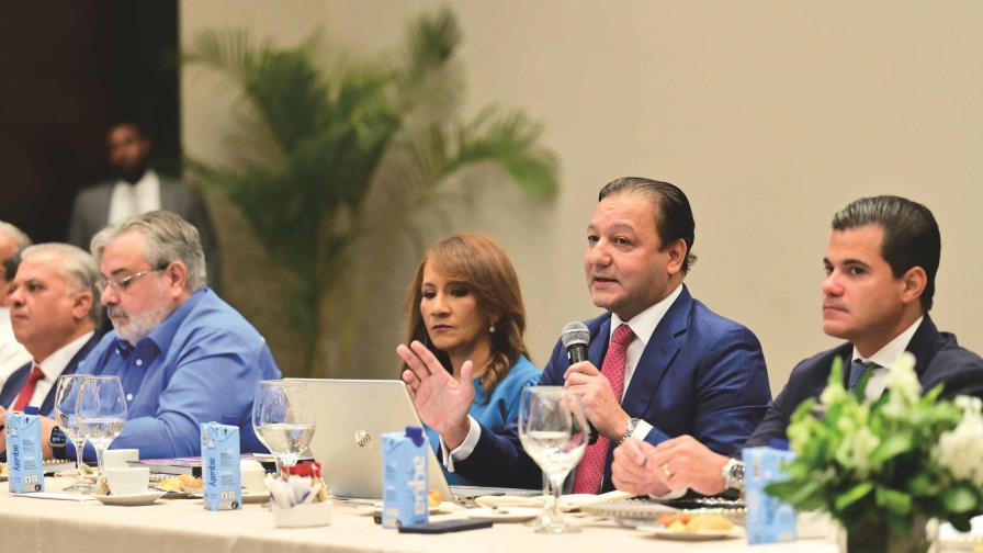 Abel Mart&iacute;nez presenta ejes de desarrollo tur&iacute;stico de su programa de gobierno