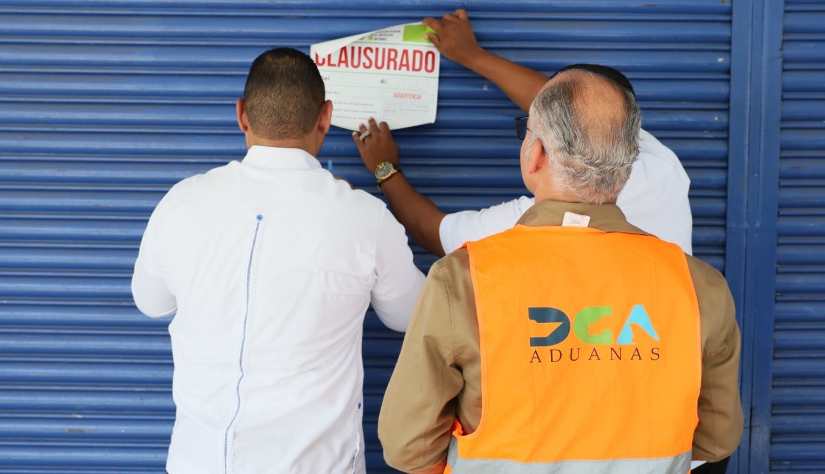 Aduanas y DGII cierran negocios de asi&aacute;ticos por evasi&oacute;n de impuestos