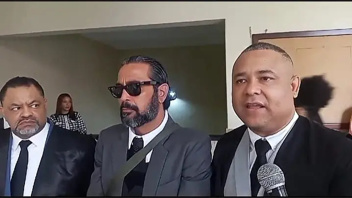 Aplazan audiencia interpuesta por empresario canadiense contra PGR