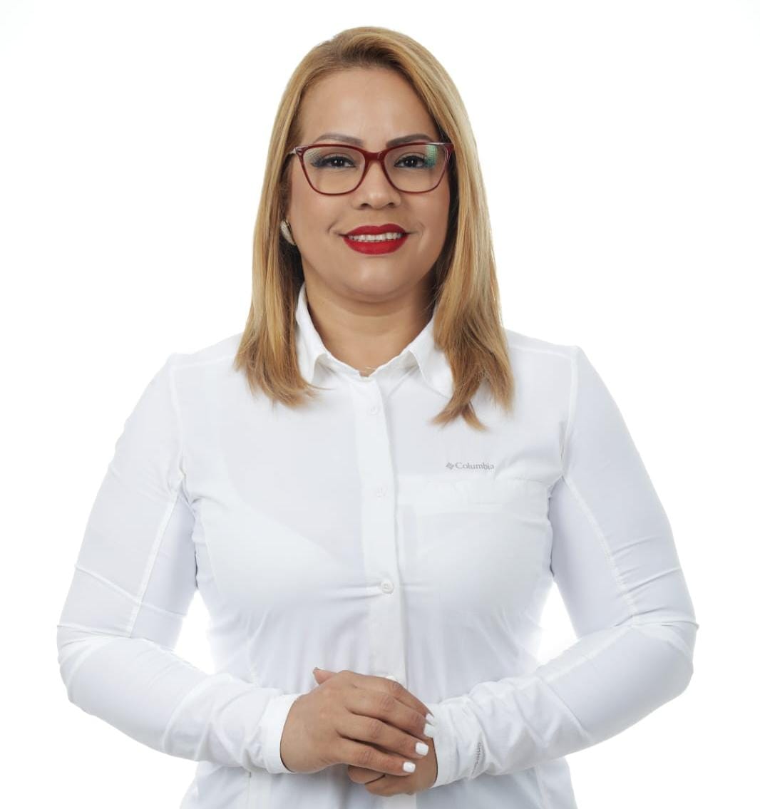 Karen Serrata se perfila como la pr&oacute;xima gobernadora de la Provincia Santo Domingo