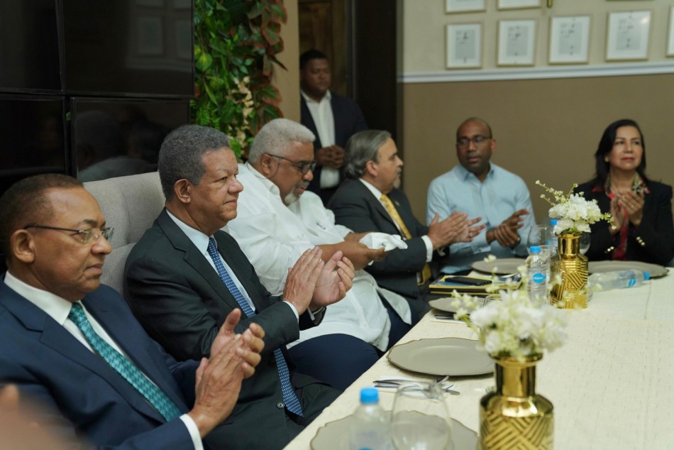 Leonel se re&uacute;ne con partidos y movimientos aliados, agradece apoyo electoral 