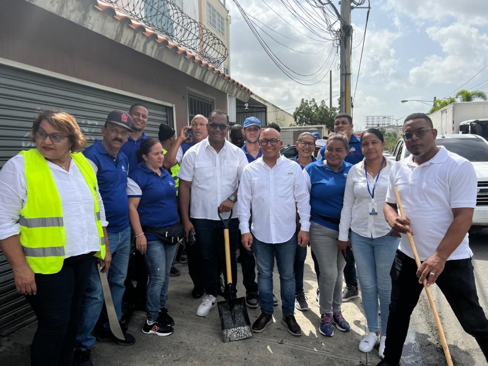 Inician operativo de Limpieza y Fumigación en Santo Domingo Oeste