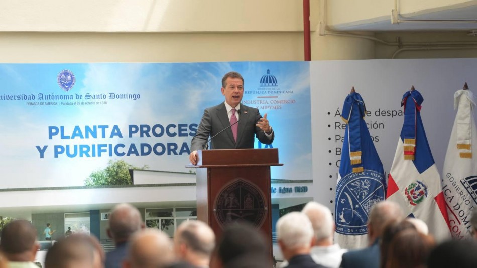 UASD y Ministerio de Industria, Comercio y MIPYMES inician trabajos para construcci&oacute;n de planta purificadora y envasadora de agua universitaria