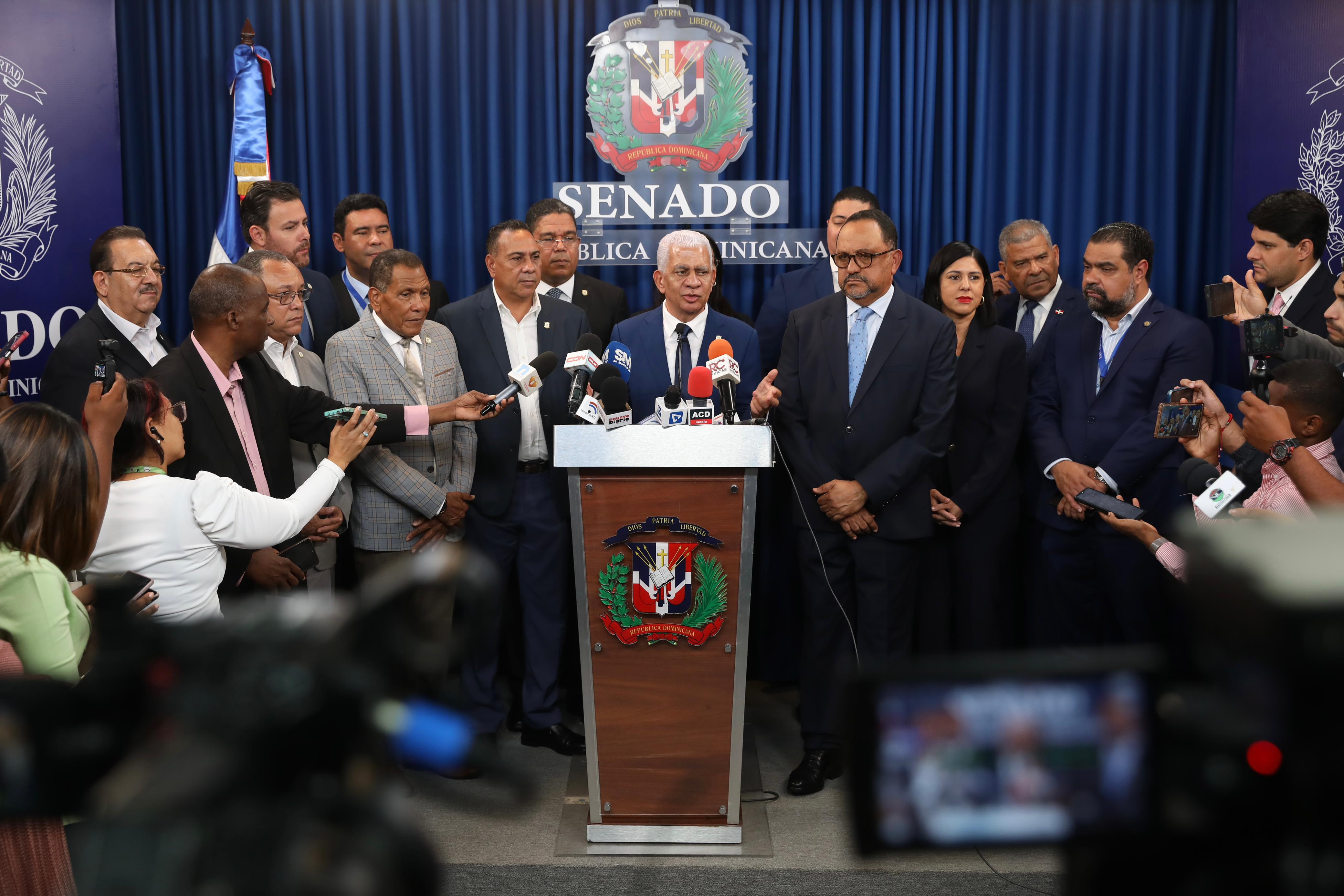 PRSC dice convocar&aacute; legisladores y excongresistas para estudiar proyecto de reforma constitucional