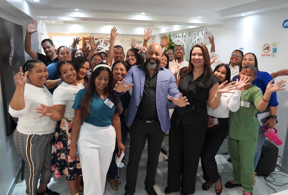 Centro APLAS impulsa la excelencia en el servicio capacitando a sus colaboradores 
