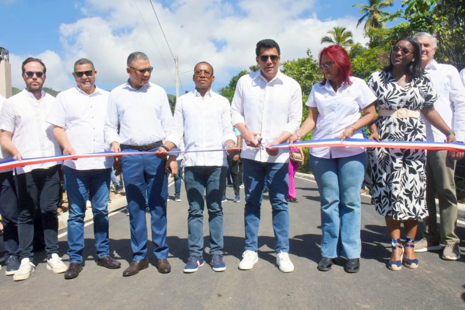 David Collado entrega obra en Arroyo Barril y deja iniciadas otras en Santa B&aacute;rbara, Saman&aacute;.