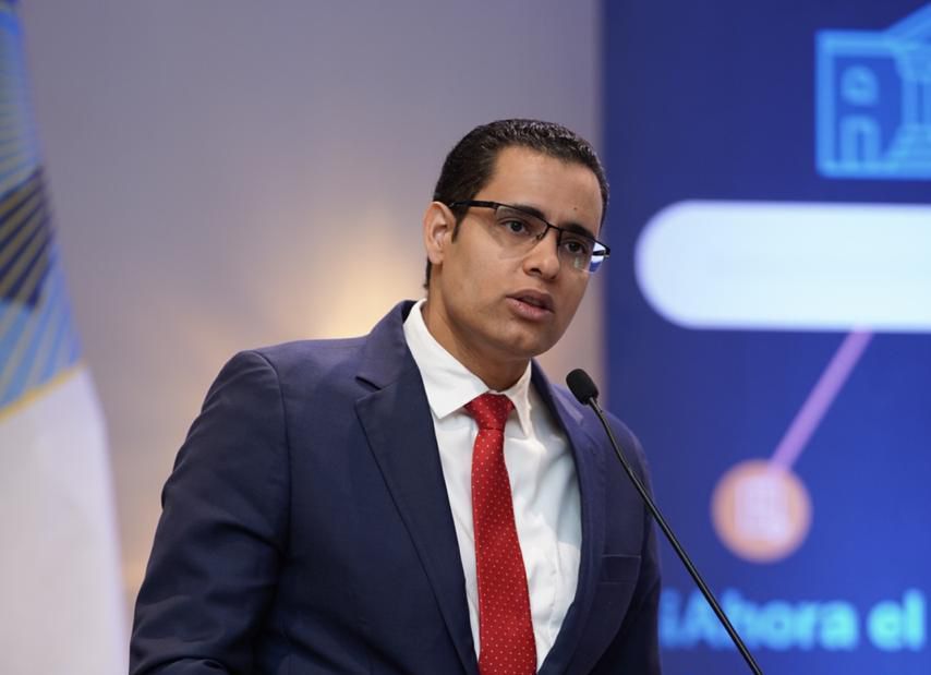 Juan Ariel Jim&eacute;nez  integra equipo de Harvard  que busca  impulsar la econom&iacute;a de Bolivia