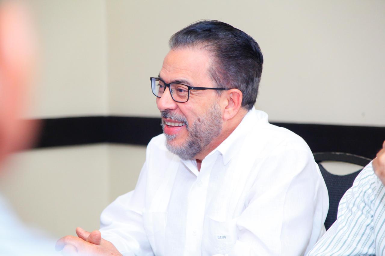 Guillermo Moreno propone medidas para fortalecer v&iacute;nculos con la di&aacute;spora dominicana