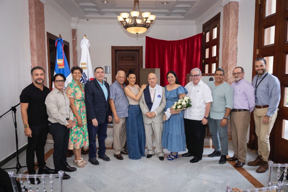 Bellas Artes rinde homenaje a Giovanny Cruz Dur&aacute;n y lo declara Estudiante de Honor de la ENAD