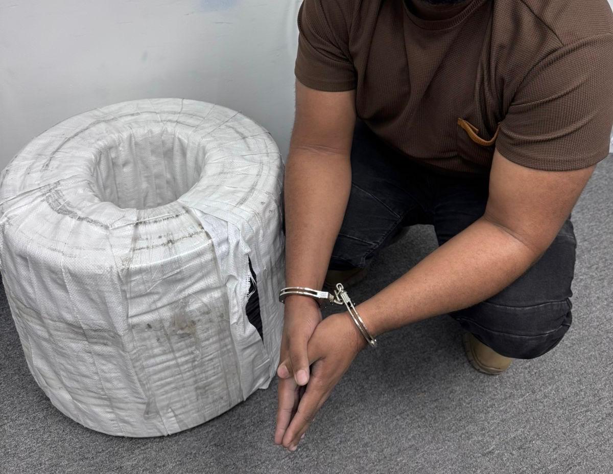 Polic&iacute;a Nacional arresta a hombre por robo de cables el&eacute;ctricos propiedad de Edeeste