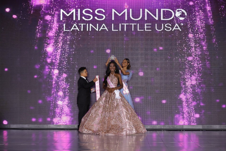 Modelo dominicana Emely Chantal Octavis gana Miss Mundo Latina Internacional categor&iacute;a Pre-Teen. 