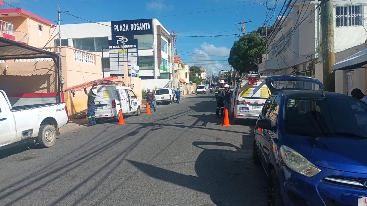 Edeeste desmantela conexiones ilegales en Hig&uuml;ey, El Seibo y San Pedro de Macor&iacute;s