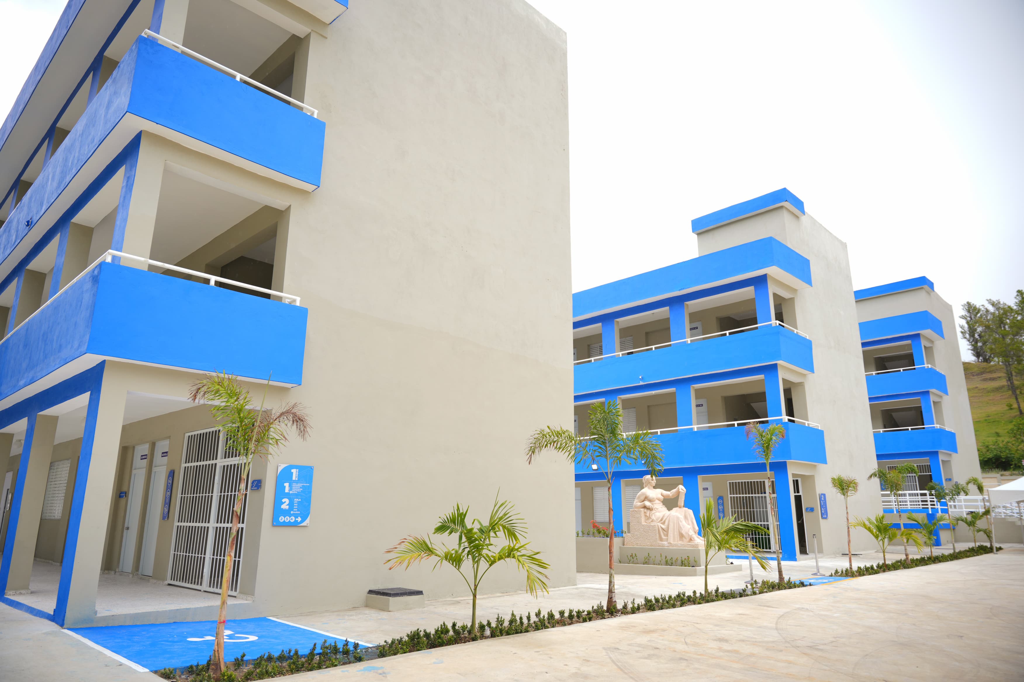 UASD inaugura Liceo Experimental Mercedes Esquea