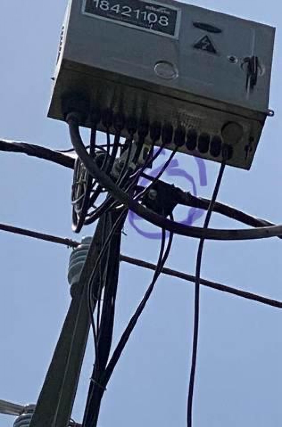 Edeeste continúa desmantelando conexiones ilegales en sectores del Distrito Nacional y SDE