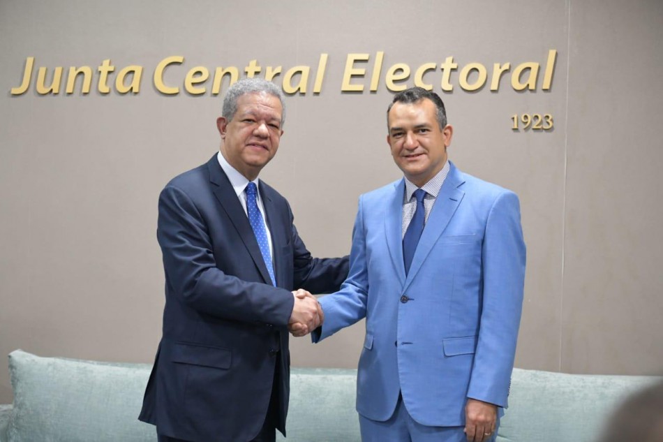 Leonel Fern&aacute;ndez participar&aacute; este s&aacute;bado en graduaci&oacute;n de diplomado especializado de la JCE