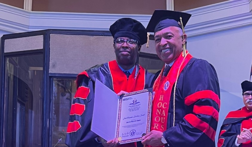 Otorgan Doctorado Honoris Causa a c&oacute;nsul dominicano de New Jersey 