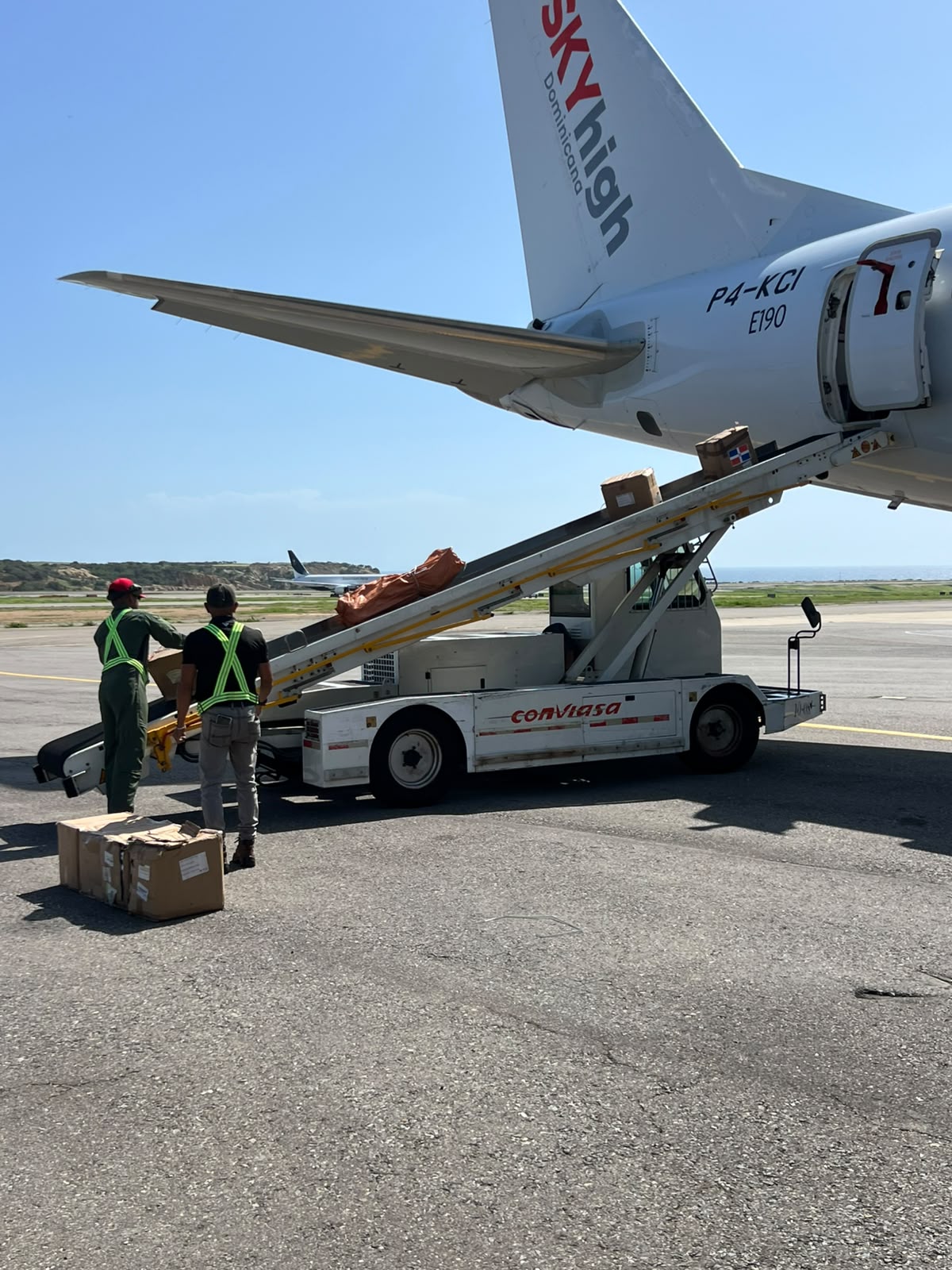 Sky High Dominicana transporta ayuda humanitaria para afectados por terremotos en Venezuela