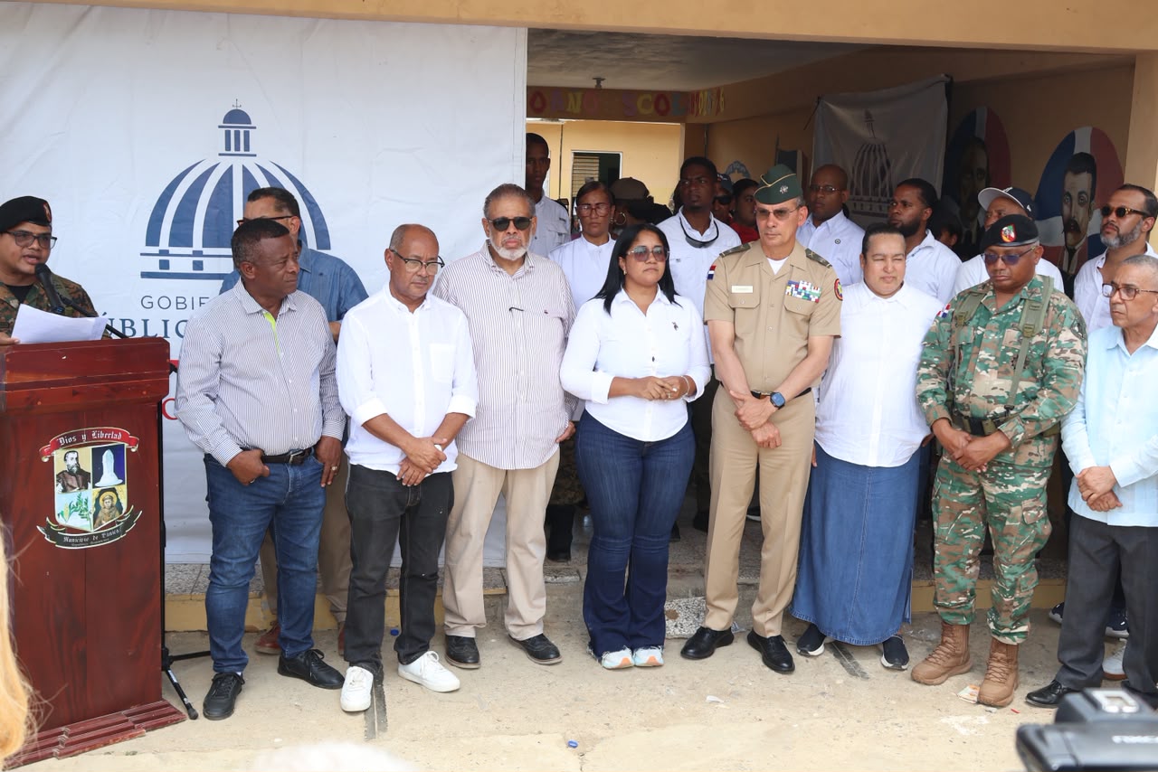 Desarrollo de la Comunidad y Ej&eacute;rcito RD llevan jornada m&eacute;dica y social a B&aacute;nica, El&iacute;as Pi&ntilde;a