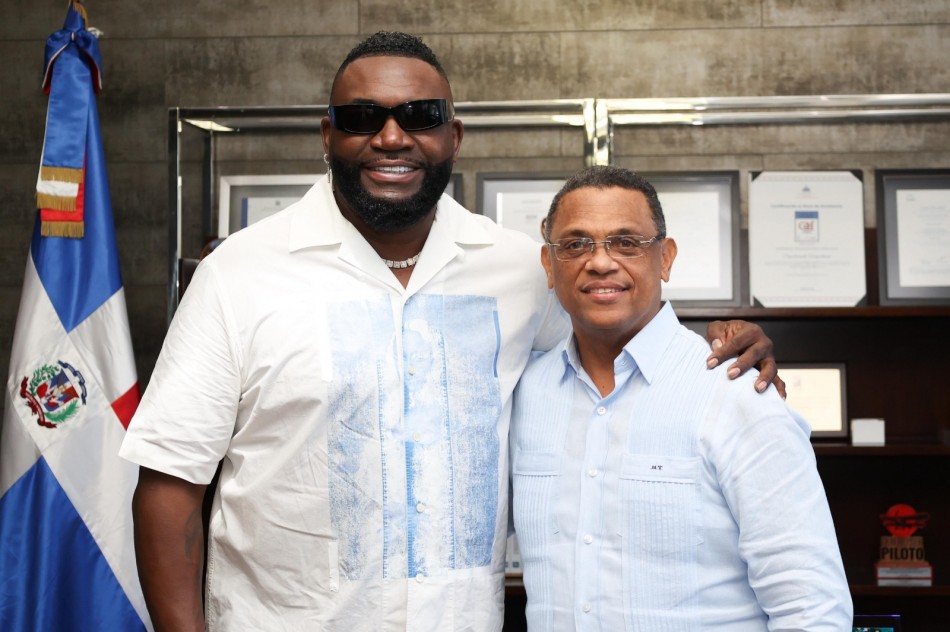 Mérido Torres recibe la visita del inmortal de Cooperstown, David Ortiz
