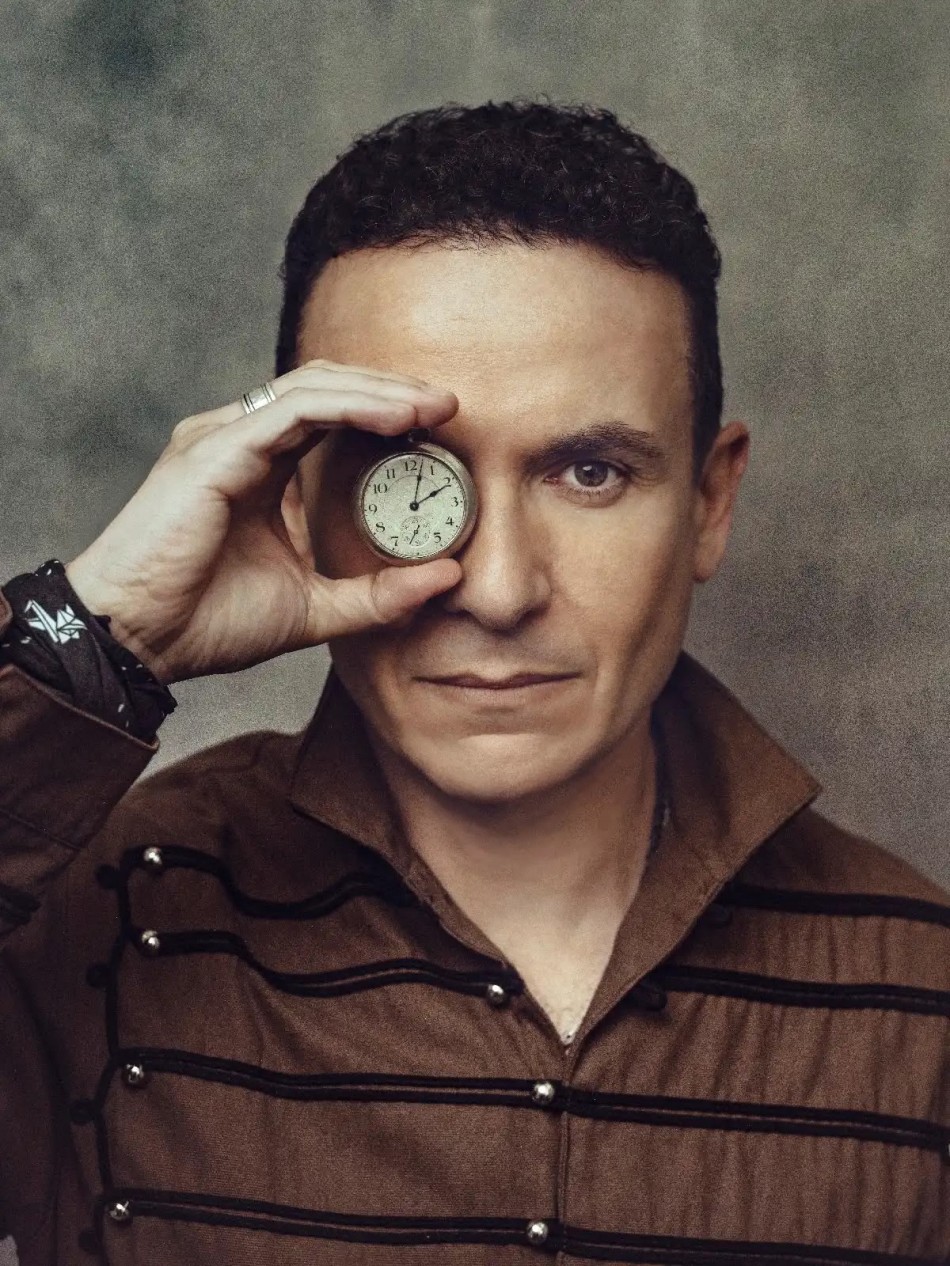 Fonseca celebra nominaci&oacute;n a Premios Latin GRAMMY&reg; conquistando el #1 en Rep&uacute;blica Dominicana con &ldquo;Antes que el tiempo se vaya&rdquo;