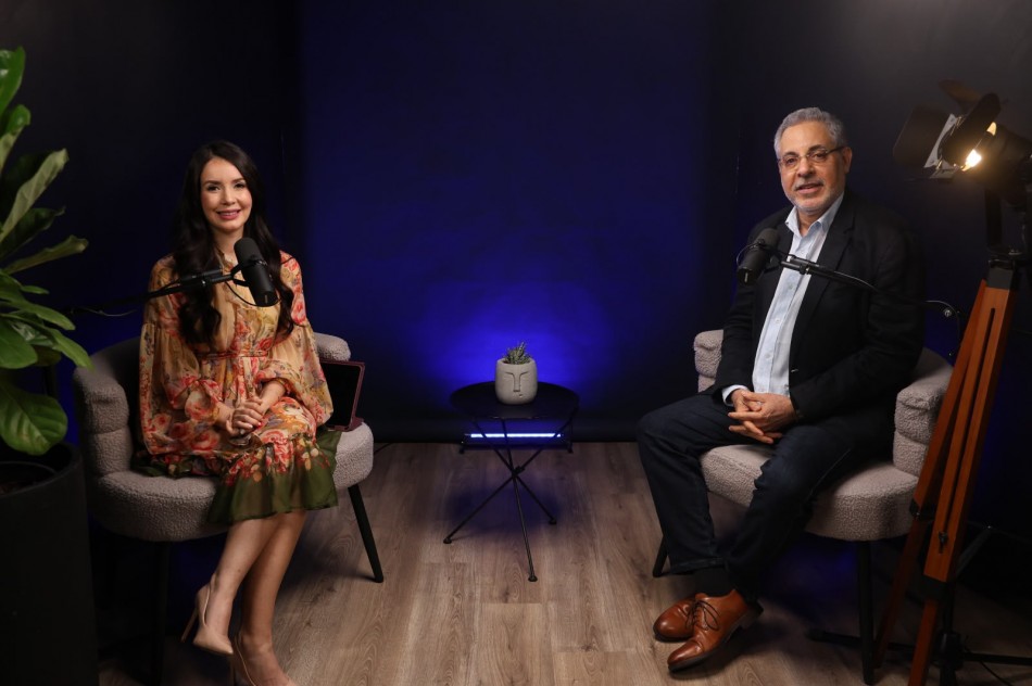 Pablo McKinney aborda la &ldquo;comunicaci&oacute;n coprol&oacute;gica&rdquo; o &lsquo;&rsquo;empresa de chantaje&rsquo;&rsquo; en De Cerca con Karina Alarc&oacute;n