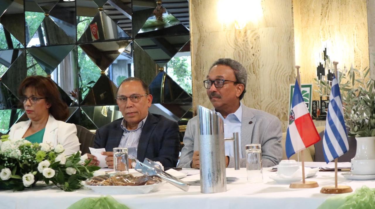 Radhamés Jiménez Peña juramenta este fin de semana en Atenas a un nuevo grupo de dominicanos