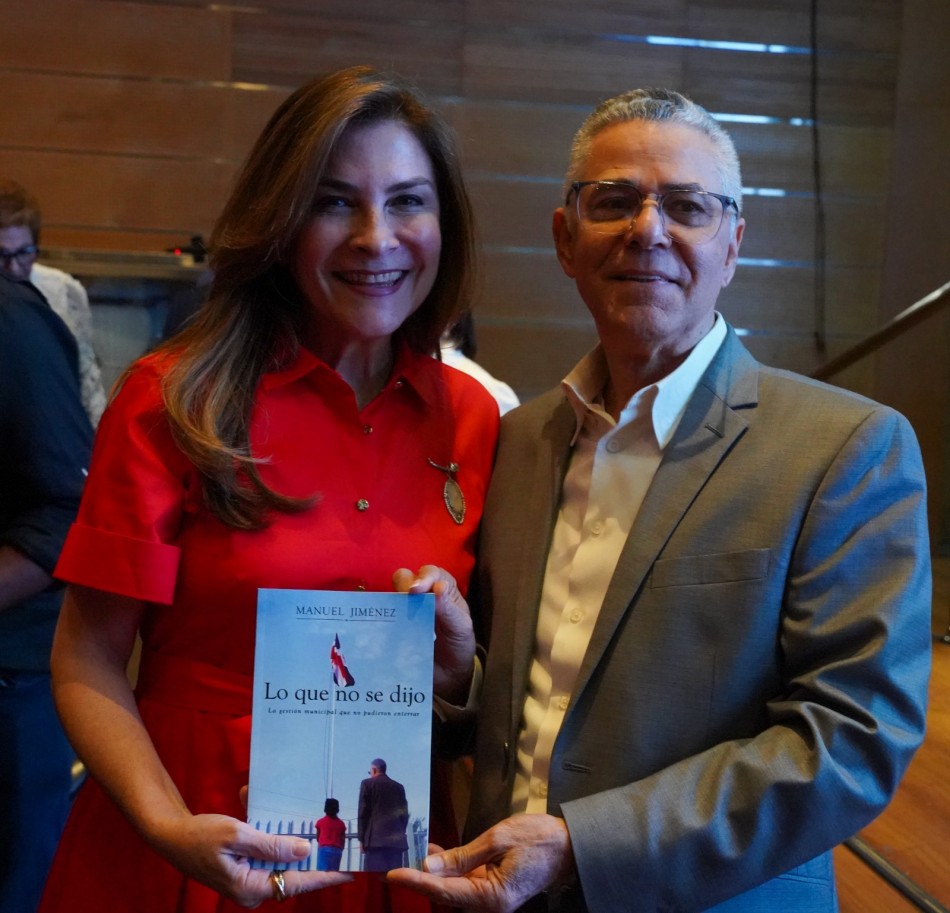 Manuel Jim&eacute;nez pone en circulaci&oacute;n libro sobre su gesti&oacute;n municipal en Santo Domingo Este