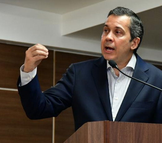 &iquest;Qui&eacute;n fue Orlando Jorge Mera, ministro de Medio Ambiente?