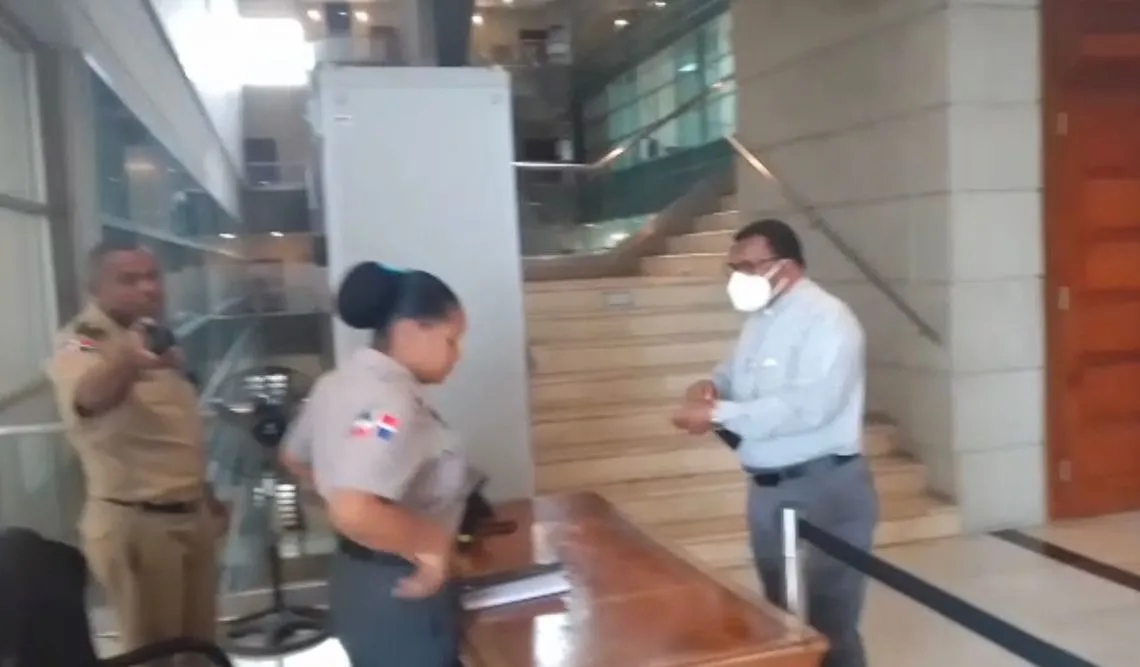 MP interroga al sacerdote que entreg&oacute; al homicida de Jorge Mera